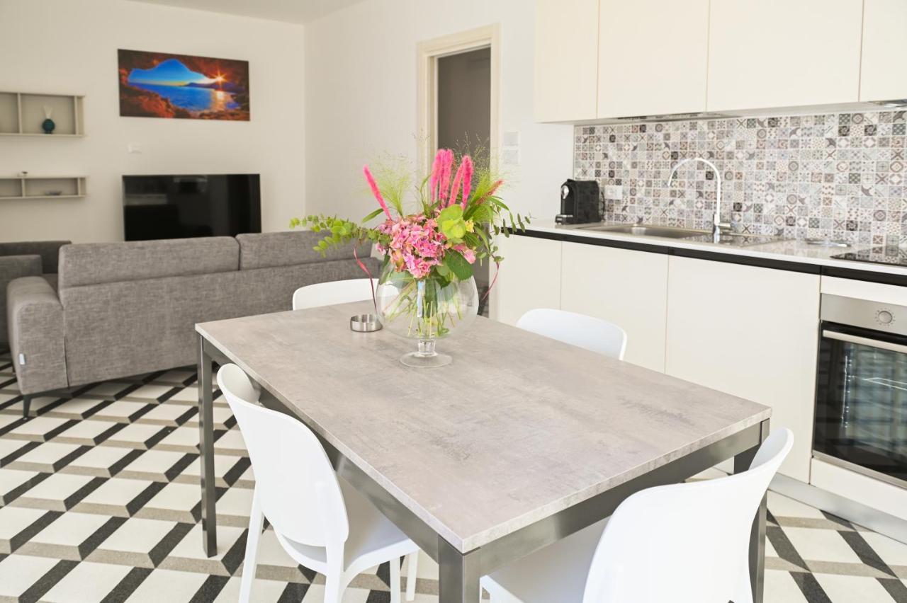 Perle Marine Suite Apartments Castro  Exterior foto