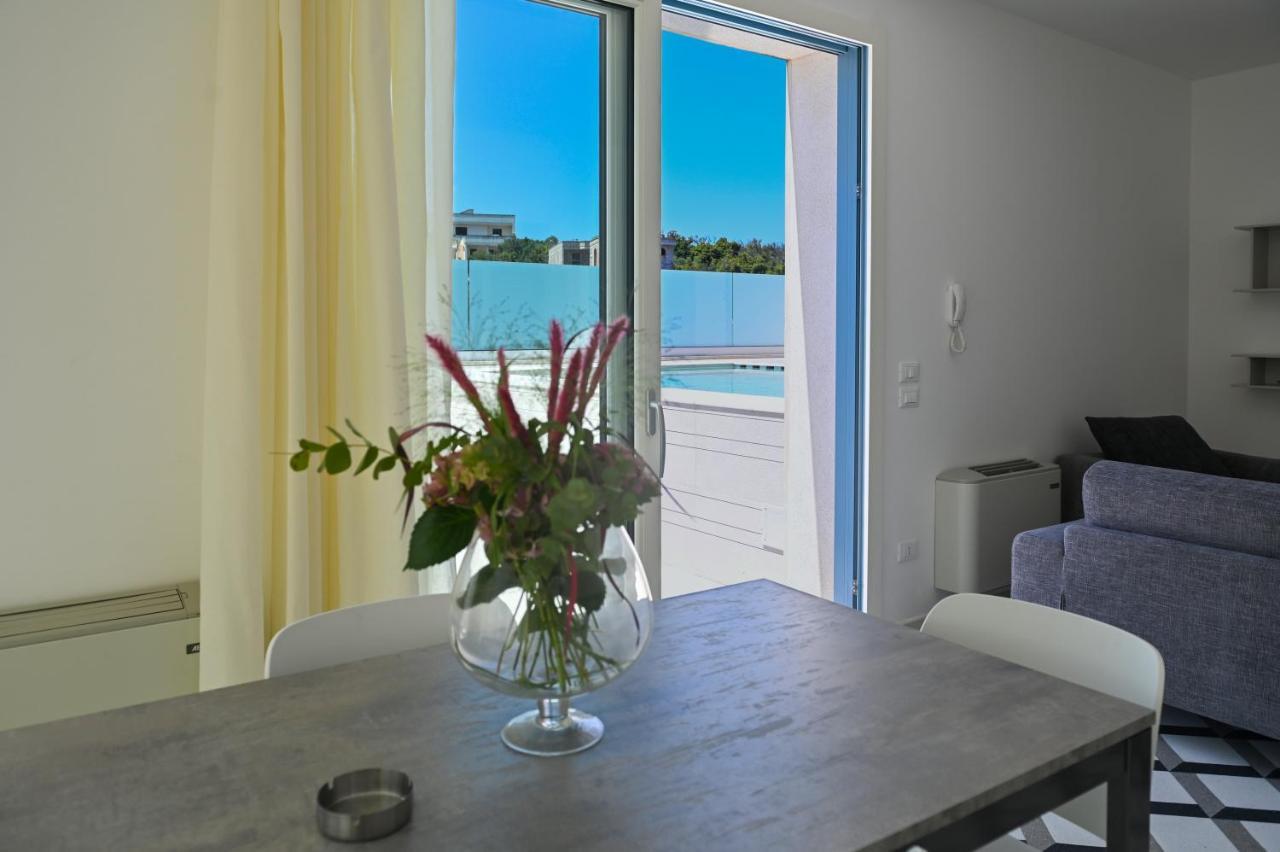 Perle Marine Suite Apartments Castro  Exterior foto